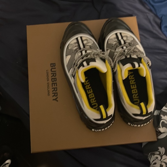 The shoe is in great condition, they a size 9.5 - Picture 7 of 11